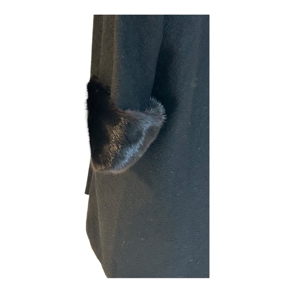 Elie Tahari 3/4 Sleeve Mink Cuff Black Wool Coat - Picture 12 of 14